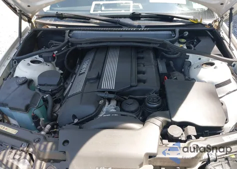 2002 BMW 330Xi из США, поврежденный, VIN WBAEW53482PG17446